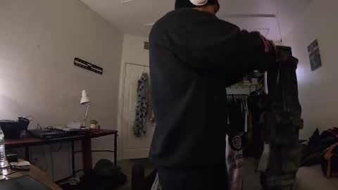 Snapshot of embersboudoir chatting on October 21, 2:14 am embersboudoir online show from October 21, 2:14 am