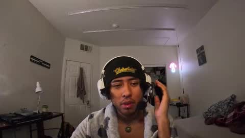 Snapshot of embersboudoir chatting on October 13, 2:17 am embersboudoir online show from October 13, 2:17 am