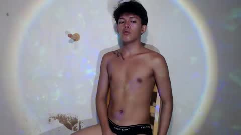 Snapshot of emerald_cummer chatting on September 12, 12:38 pm emerald_cummer online show from September 12, 12:38 pm