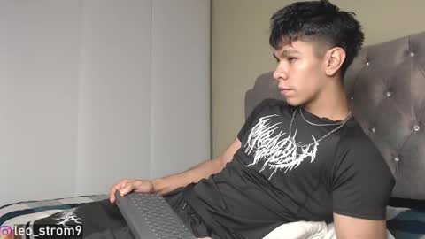 emile_239 online show from December 19, 4:56 am