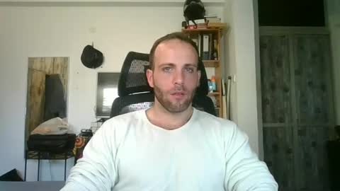 EmilioZem8 online show from January 11, 8:33 am