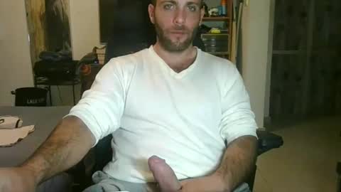 EmilioZem8 online show from December 20, 10:05 am