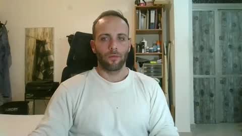 EmilioZem8 online show from February 21, 9:12 am