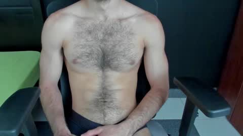 Snapshot of emma_muscle_ chatting on September 12, 7:03 pm emma online show from September 12, 7:03 pm