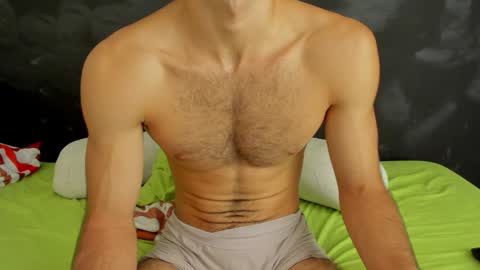 Snapshot of emma_muscle_ chatting on January 31, 5:42 pm emma online show from January 31, 5:42 pm