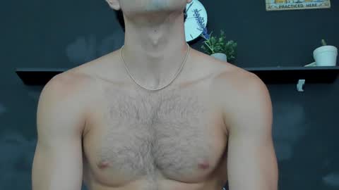 Snapshot of emma_muscle_ chatting on January 21, 6:00 pm emma online show from January 21, 6:00 pm