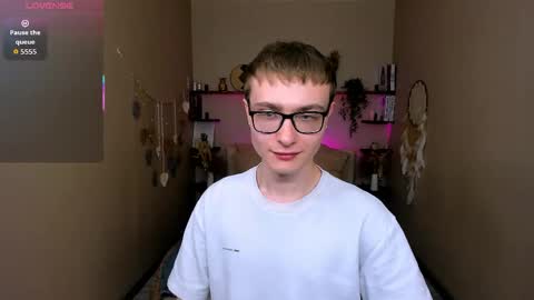 Emmit online show from April 26, 2:14 pm