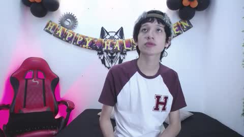 Snapshot of emmo_boy chatting on October 23, 1:14 pm SERGIO online show from October 23, 1:14 pm