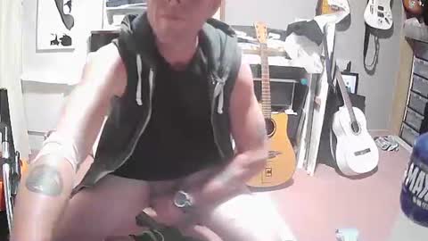 Snapshot of empirikal1 chatting on December 22, 2:49 pm empirikal1 online show from December 22, 2:49 pm