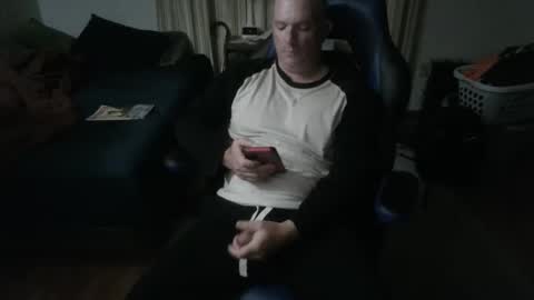 Snapshot of emsguy1 chatting on October 27, 2:25 am Matt online show from October 27, 2:25 am