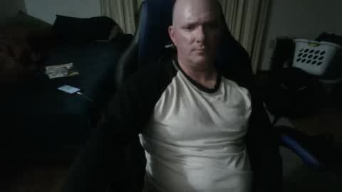 Snapshot of emsguy1 chatting on October 28, 3:31 am Matt online show from October 28, 3:31 am