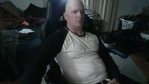 Snapshot of emsguy1 chatting on October 21, 3:53 am Matt online show from October 21, 3:53 am