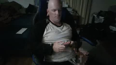 Snapshot of emsguy1 chatting on October 24, 4:14 am Matt online show from October 24, 4:14 am