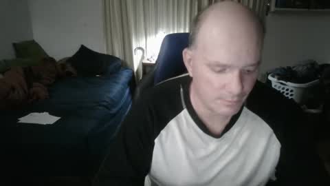 Snapshot of emsguy1 chatting on October 17, 5:00 am Matt online show from October 17, 5:00 am