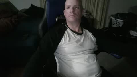 Snapshot of emsguy1 chatting on October 23, 4:05 am Matt online show from October 23, 4:05 am