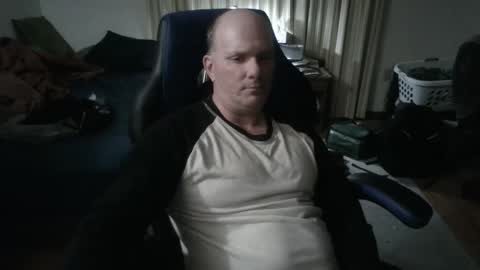 Snapshot of emsguy1 chatting on October 14, 4:08 am Matt online show from October 14, 4:08 am