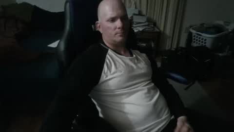 Snapshot of emsguy1 chatting on October 25, 4:36 am Matt online show from October 25, 4:36 am