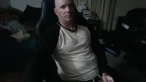 Snapshot of emsguy1 chatting on October 29, 7:44 am Matt online show from October 29, 7:44 am