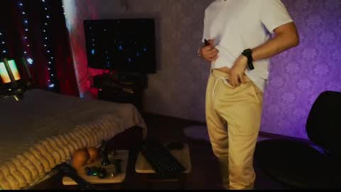 emveeboy96 online show from April 11, 8:18 am