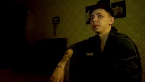 emveeboy96 online show from December 17, 9:10 pm