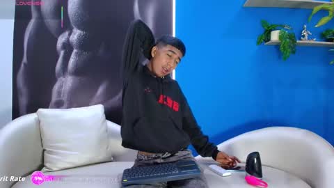 Snapshot of ender_h0t chatting on October 3, 2:55 pm Ender online show from October 3, 2:55 pm