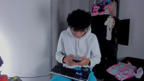 Salo online show from March 31, 6:42 pm