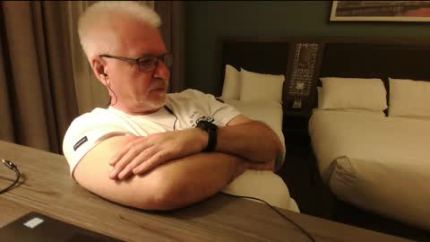 Snapshot of energybra chatting on October 6, 10:25 pm uk online show from October 6, 10:25 pm