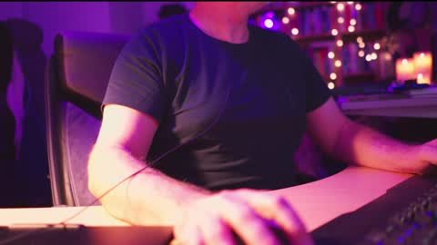 Snapshot of energybra chatting on December 8, 10:03 pm uk online show from December 8, 10:03 pm