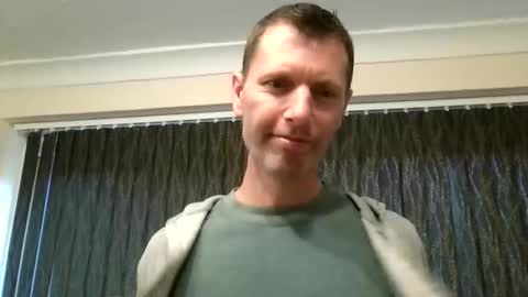EnglishGuy183 online show from March 29, 3:12 pm
