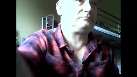 Snapshot of englishguysurrey chatting on September 16, 9:21 am englishguysurrey online show from September 16, 9:21 am