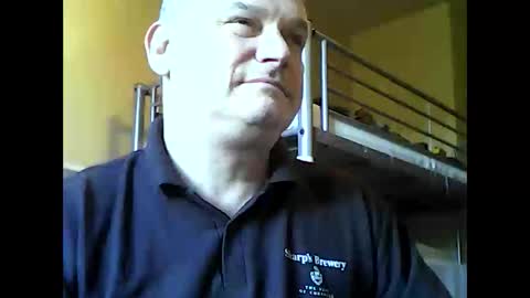 Snapshot of englishguysurrey chatting on September 11, 6:56 am englishguysurrey online show from September 11, 6:56 am