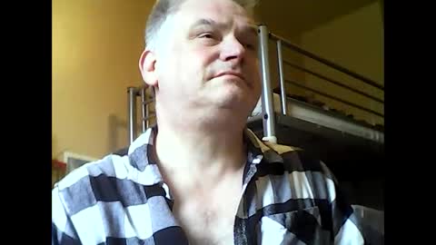 Snapshot of englishguysurrey chatting on October 7, 8:07 am englishguysurrey online show from October 7, 8:07 am