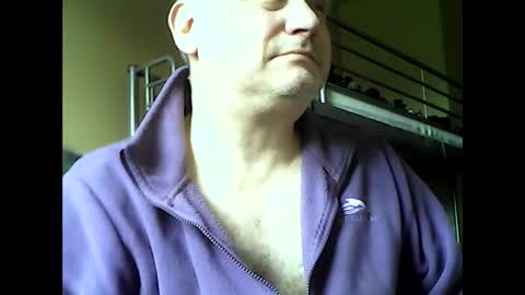 Snapshot of englishguysurrey chatting on December 3, 10:48 am englishguysurrey online show from December 3, 10:48 am