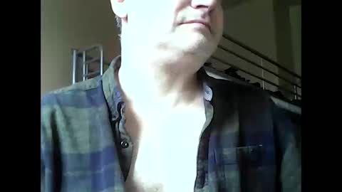 Snapshot of englishguysurrey chatting on February 7, 1:32 pm englishguysurrey online show from February 7, 1:32 pm