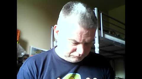Snapshot of englishguysurrey chatting on September 19, 9:21 am englishguysurrey online show from September 19, 9:21 am
