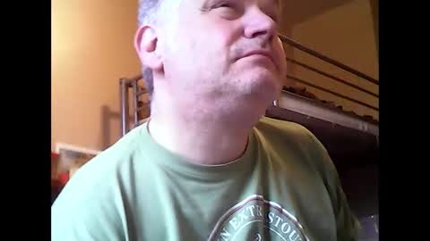 Snapshot of englishguysurrey chatting on October 1, 8:07 am englishguysurrey online show from October 1, 8:07 am