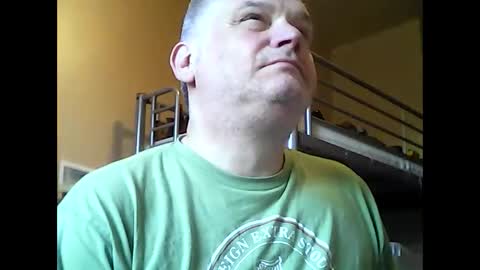 Snapshot of englishguysurrey chatting on September 9, 6:13 am englishguysurrey online show from September 9, 6:13 am