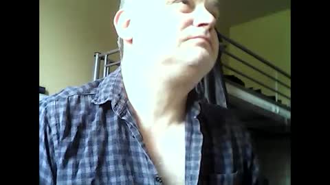 englishguysurrey online show from May 2, 8:39 am