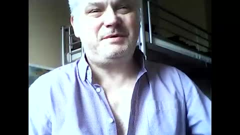 Snapshot of englishguysurrey chatting on February 24, 11:21 am englishguysurrey online show from February 24, 11:21 am