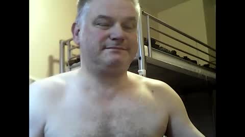 Snapshot of englishguysurrey chatting on December 11, 9:10 am englishguysurrey online show from December 11, 9:10 am