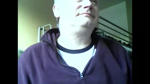 Snapshot of englishguysurrey chatting on January 12, 11:50 am englishguysurrey online show from January 12, 11:50 am