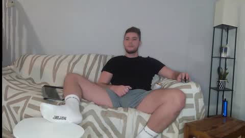 Englishladxxx online show from December 11, 12:45 am
