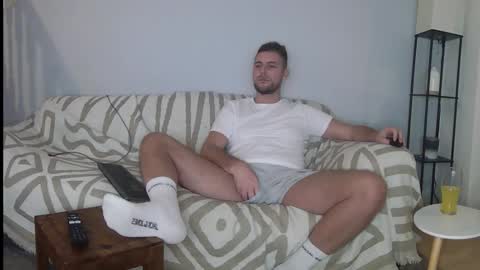 Snapshot of englishladxxx chatting on October 16, 1:35 am Englishladxxx online show from October 16, 1:35 am