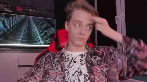 Snapshot of enkeer chatting on October 17, 8:13 pm Enker online show from October 17, 8:13 pm