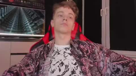 Snapshot of enkeer chatting on November 1, 5:39 pm Enker online show from November 1, 5:39 pm