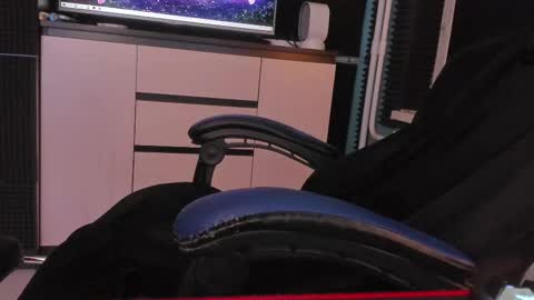 Snapshot of enkeer chatting on February 22, 10:48 pm Enker online show from February 22, 10:48 pm