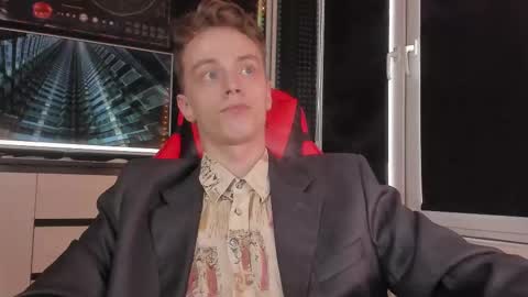 Snapshot of enkeer chatting on October 31, 7:34 am Enker online show from October 31, 7:34 am