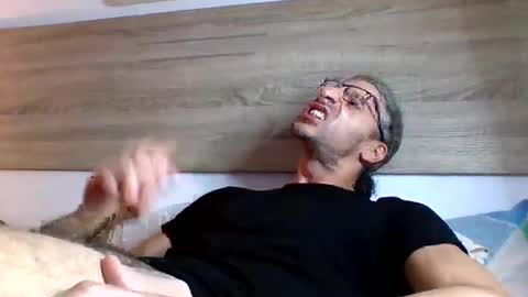 Snapshot of enri222 chatting on October 22, 10:13 pm rineking online show from October 22, 10:13 pm