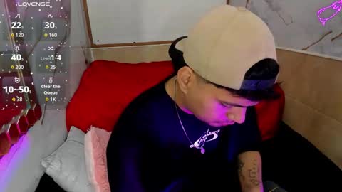 Snapshot of enrique_villa23 chatting on October 2, 12:20 pm enrique online show from October 2, 12:20 pm