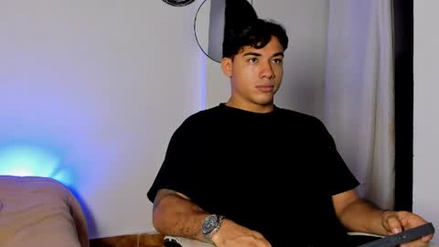 enzo_corleone online show from May 4, 2:24 am